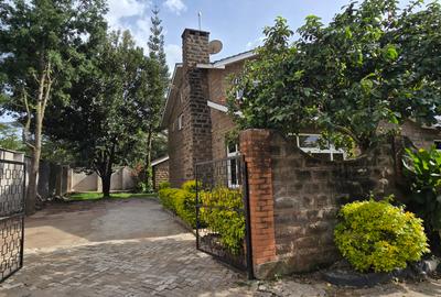 5 Bed Townhouse with En Suite at Lavington Green - 3