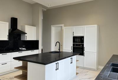 4 Bed Villa with En Suite in Loresho - 3