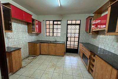 3 Bed Apartment with En Suite in Kileleshwa