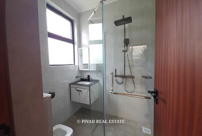 4 Bed Townhouse with Garden in Kiambu Road - 4