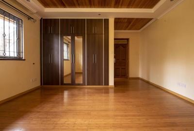 4 Bed Townhouse with En Suite in Runda - 3