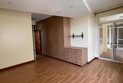 Serviced 4 Bed Apartment with En Suite in Parklands - 2