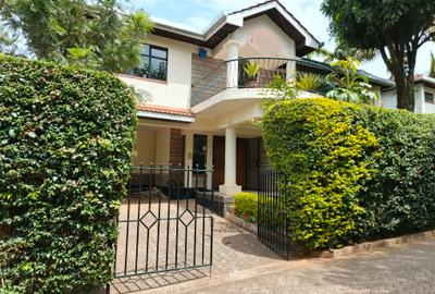 4 Bed Townhouse with En Suite at Brookside