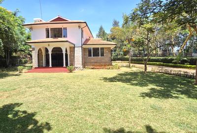 4 Bed House with En Suite at Acacia Drive - 3