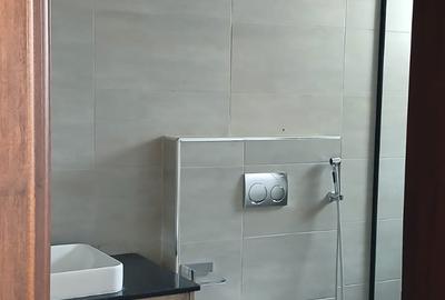 4 Bed Apartment with En Suite in General Mathenge - 3