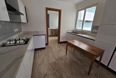 4 Bed Apartment with En Suite in Westlands Area