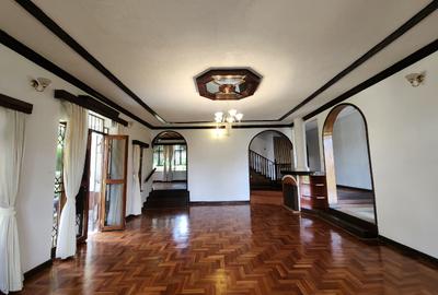 5 Bed House with En Suite in Runda - 4