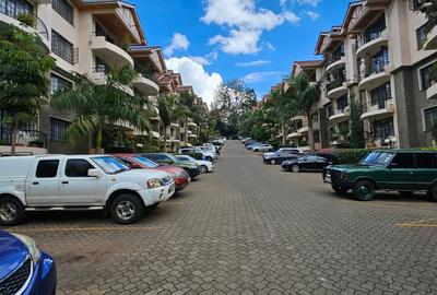3 Bed Apartment with En Suite in Lavington