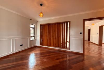 5 Bed Villa with En Suite at Mushroom Gardens Estate