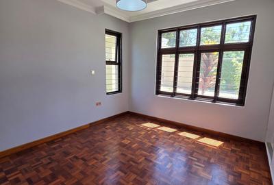 3 Bed Villa with En Suite in Thome - 4