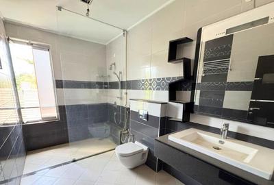 3 Bed Apartment with En Suite in Riverside - 4