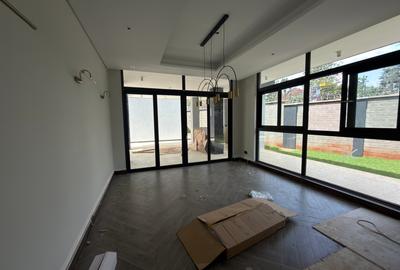 5 Bed Villa with En Suite in Nyari - 2