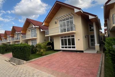 5 Bed Townhouse with En Suite at Namanga Road