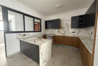 3 Bed Apartment with En Suite in Kileleshwa - 4