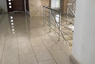 4 Bed Apartment with En Suite in Westlands Area