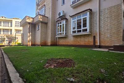 6 Bed Villa with En Suite in Lavington