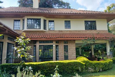 5 Bed Villa with En Suite in Rosslyn - 3