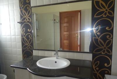 3 Bed Apartment with En Suite at Westlands - 4