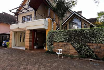 5 Bed Townhouse with En Suite in Lavington