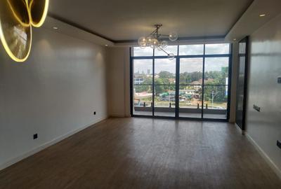 Serviced 2 Bed Apartment with En Suite in Brookside