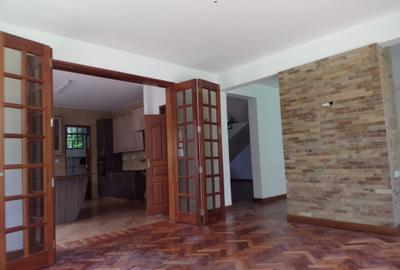 4 Bed House with En Suite at Windy Ridge - 4