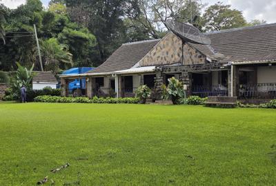 4 Bed House with En Suite in Spring Valley - 2