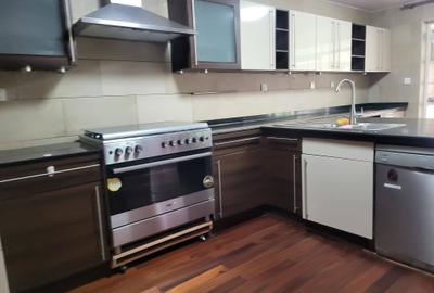 4 Bed House with En Suite at Mimosa Close - 2