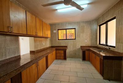 3 Bed Apartment with En Suite in Nyali Area