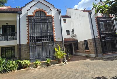 5 Bed Townhouse with En Suite at Lavington Green - 3
