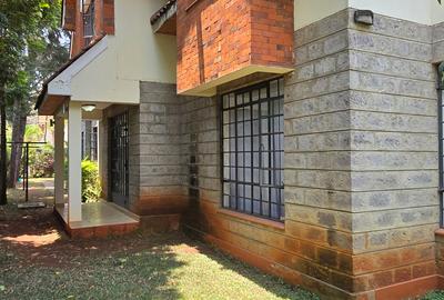 5 Bed Townhouse with En Suite at Lavington Green - 3