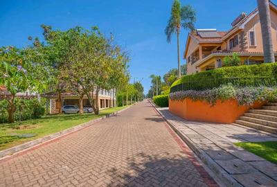 4 Bed Townhouse with En Suite in Lavington - 4