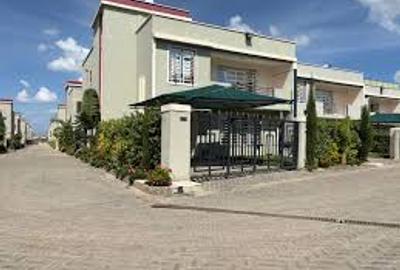 4 Bed Villa with En Suite in Kitengela