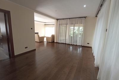 5 Bed Townhouse with En Suite in Lavington - 2