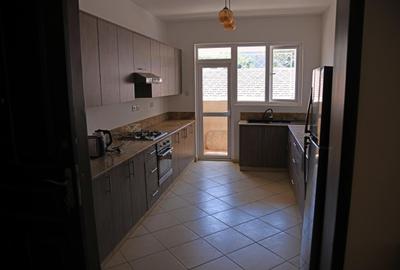 2 Bed Apartment with Backup Generator in Brookside - 4