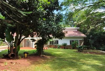 4 Bed House with En Suite at Rosslyn - 2