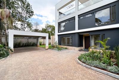 5 Bed House with En Suite at Kyuna - 2