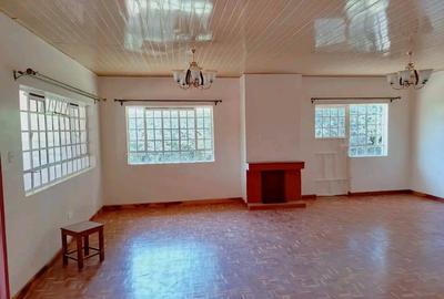 4 Bed House with En Suite in Loresho