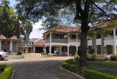 6 Bed House with En Suite in Runda