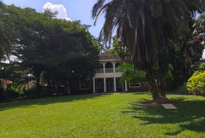 4 Bed House with Garden in Hill View