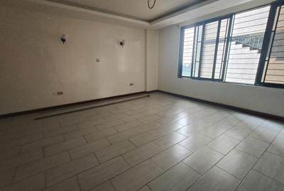 3 Bed Apartment with En Suite at 4Th Parklands - 4