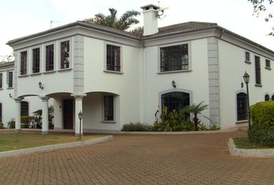 4 Bed Villa with En Suite in Runda
