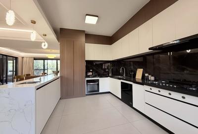 3 Bed Apartment with En Suite in Kilimani - 2