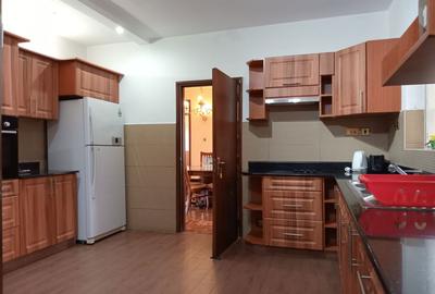 Serviced 3 Bed Apartment with En Suite in Kilimani