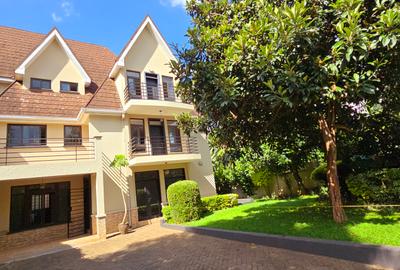 5 Bed Townhouse with En Suite at Lavington Off James Gichuru Road - 2