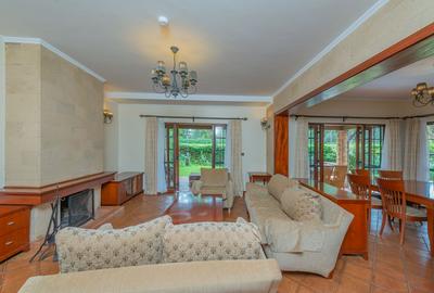 3 Bed House with En Suite in Ridgeways