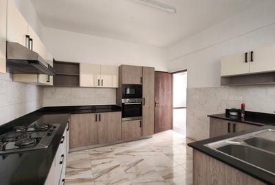 3 Bed Apartment with En Suite at Parklands