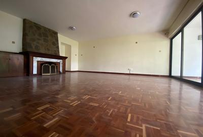 5 Bed Townhouse with En Suite in Westlands Area