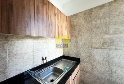 1,000 ft² Office in Parklands - 3