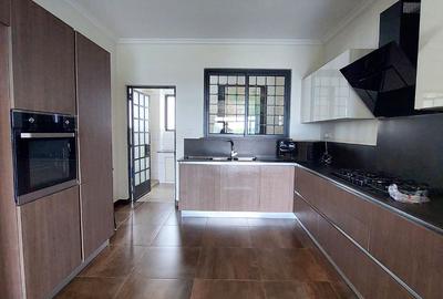 3 Bed Apartment with En Suite at City Park