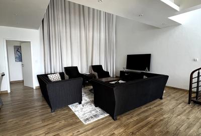 Serviced 3 Bed Apartment with En Suite in Riverside